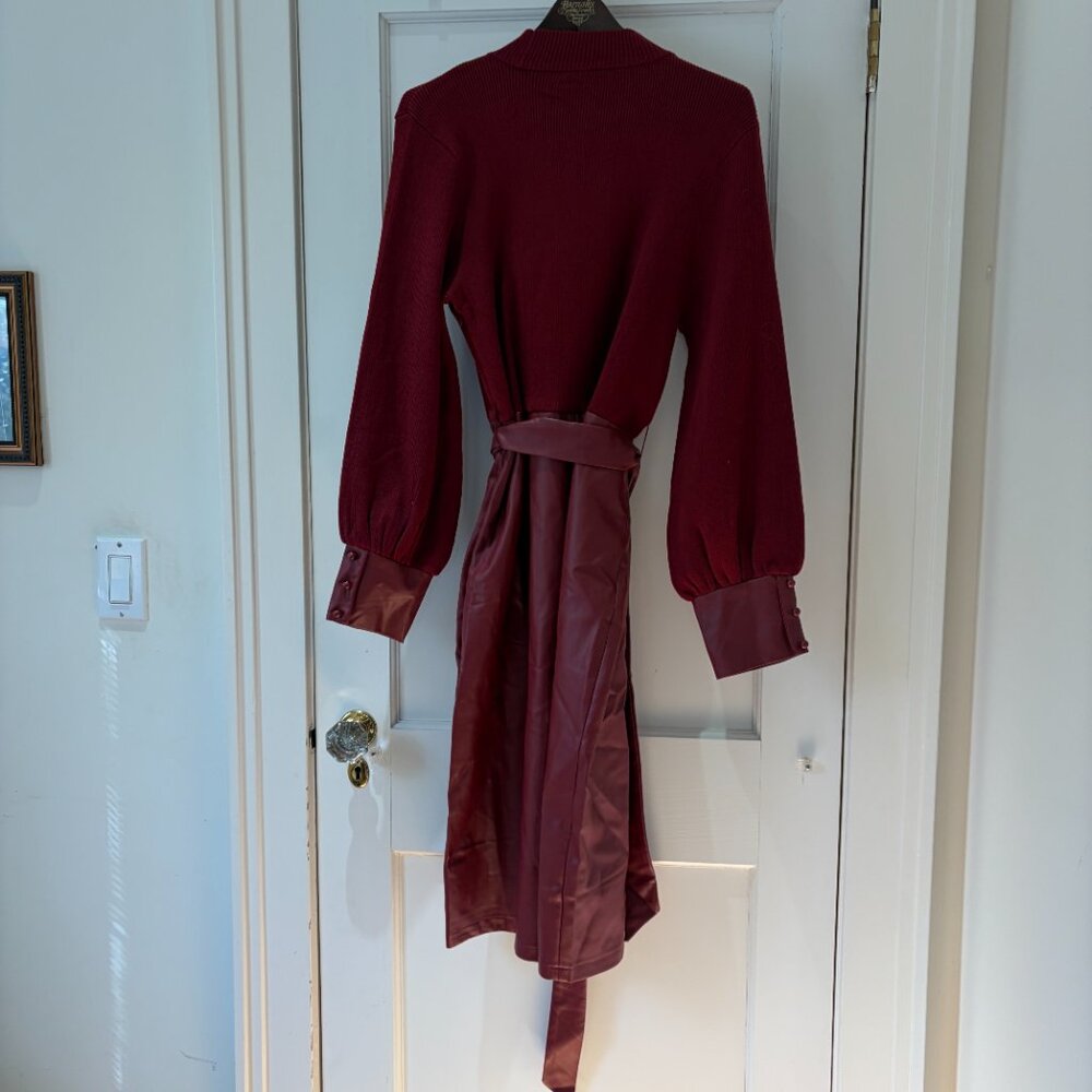 Ashro Knit and Faux Leather A-line Dress Size 16 Belted, button cuffs - Picture 3 of 9